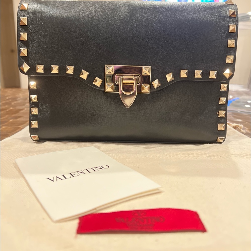 SMALL ROCKSTUD GRAINY CALFSKIN CROSSBODY BAG